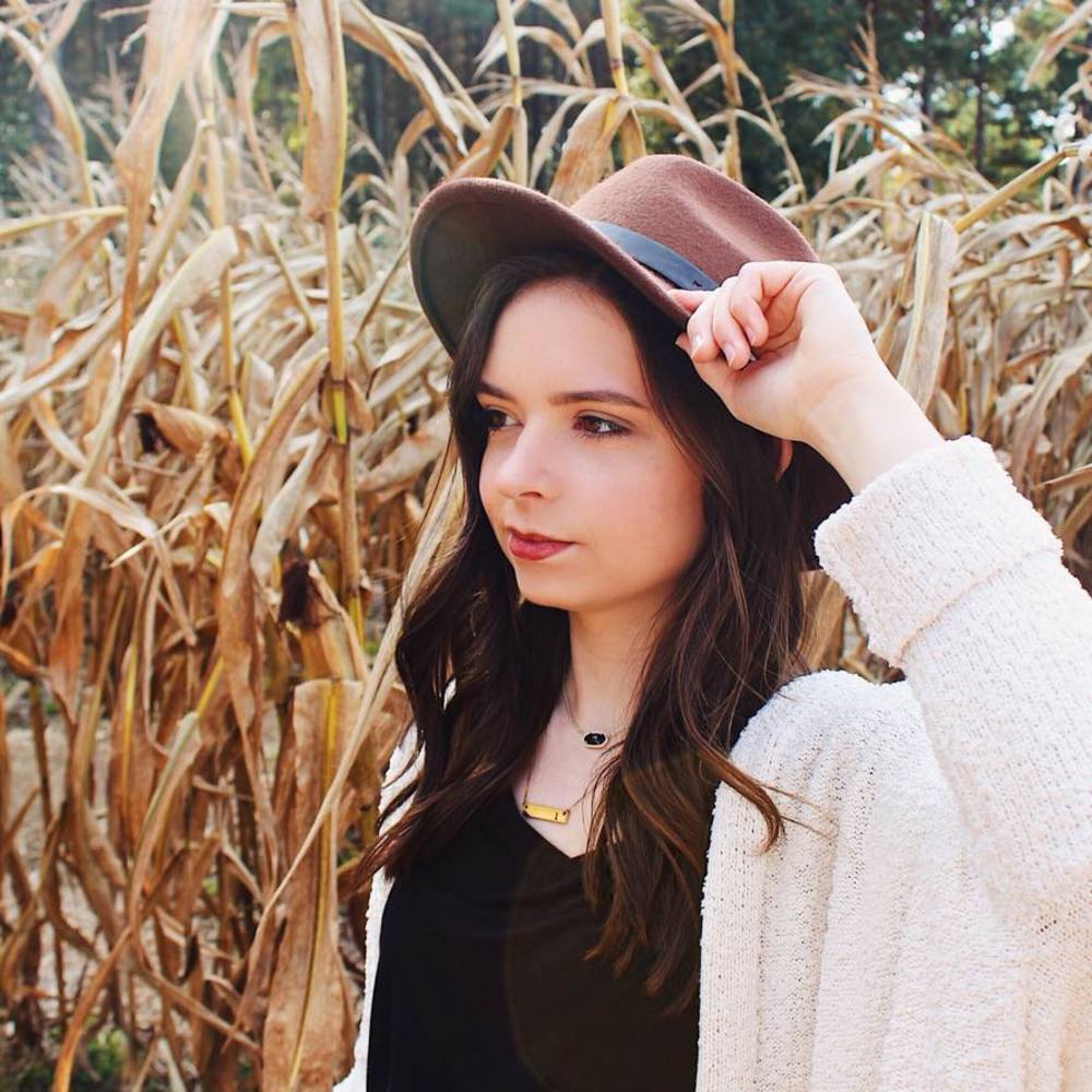 Meet your Posher, Leah